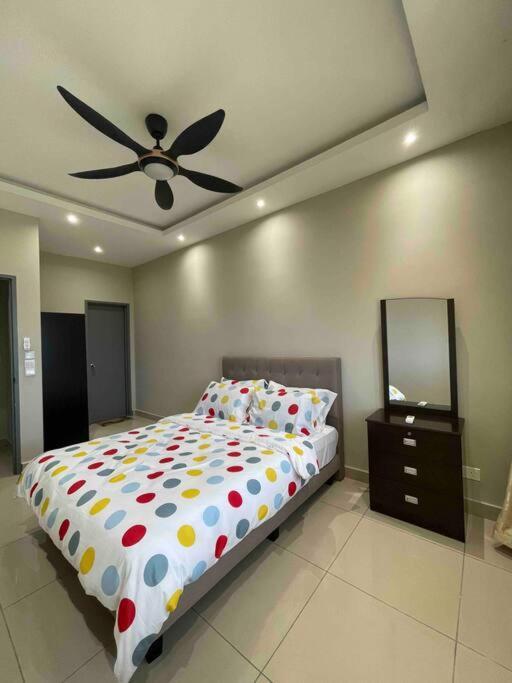 Meridin Bayvue - 3br - 6 Pax - Near Mmhe * Kampong Kuala Masai