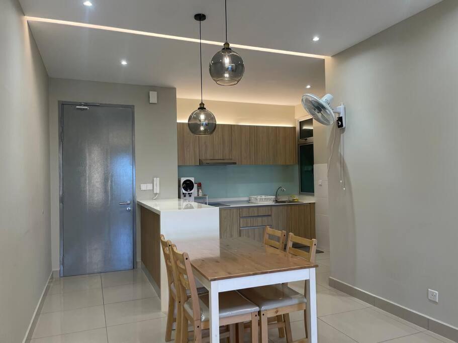 Meridin Bayvue - 3br - 6 Pax - Near Mmhe *
